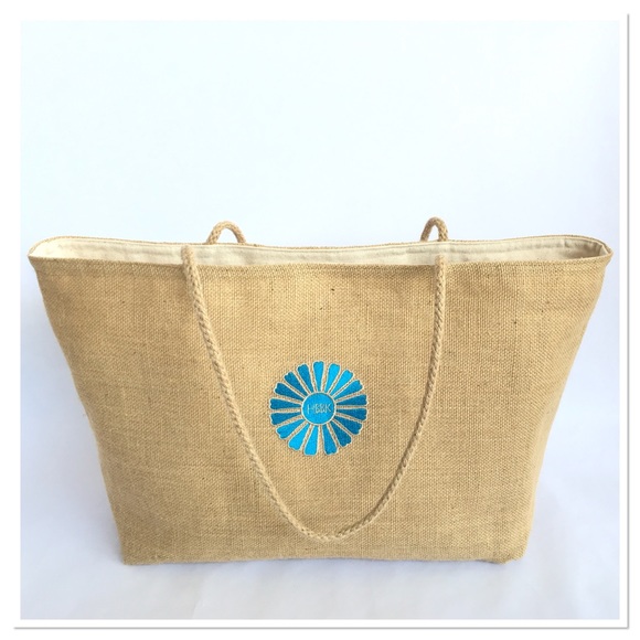 Resort Wear Handcrafted Destination Vegan Tote - Picture 3 of 8